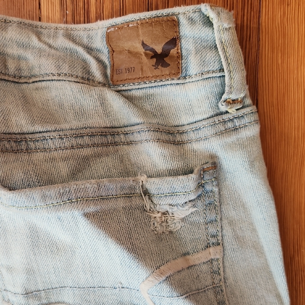 American Eagle Outfitters Light Blue Distressed Jeans (Skinny Stretch) - Picture 5 of 5
